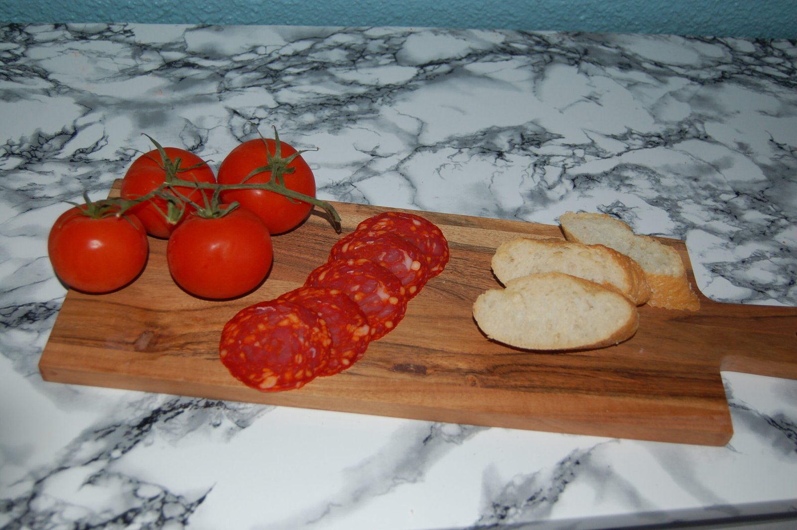 Acacia wood chopping board