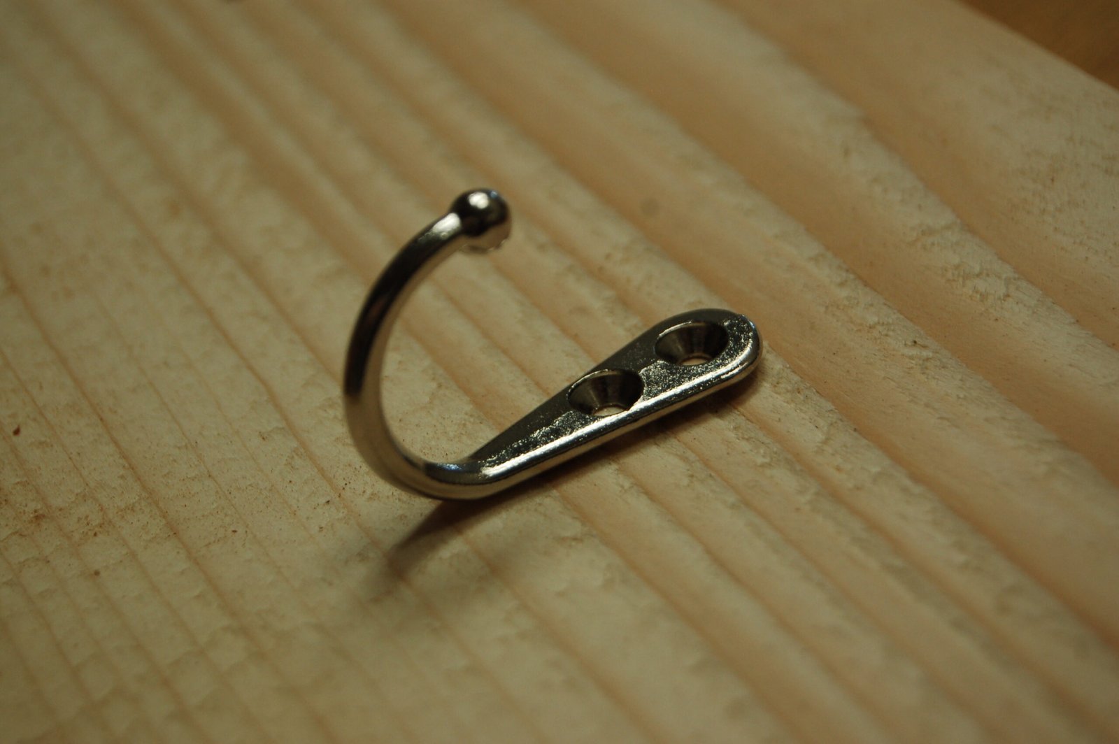 Log slab coat hook - Image 5